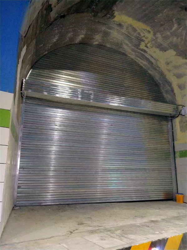 钢质防火卷帘门(图1)